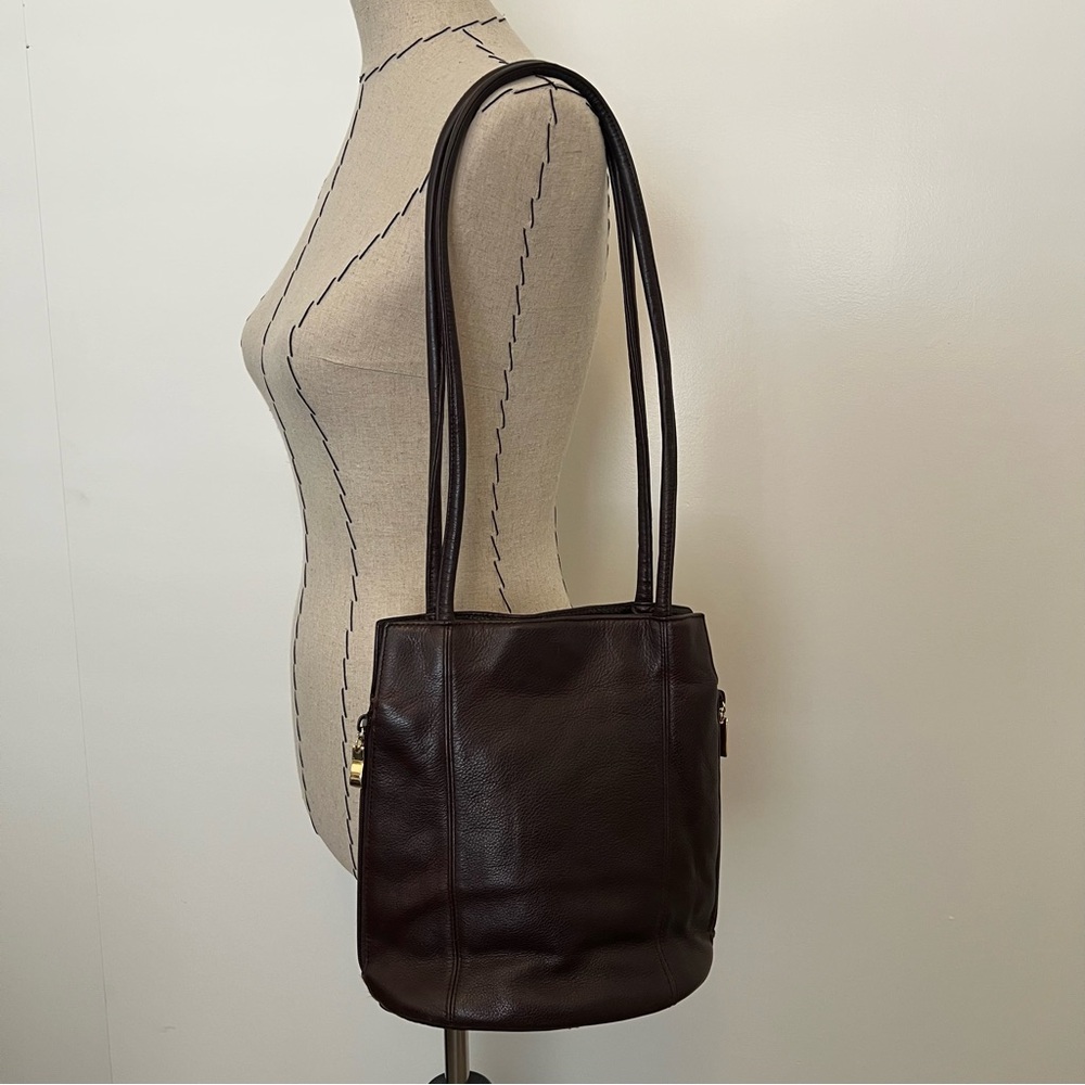 A giannetti brown shoulder bag